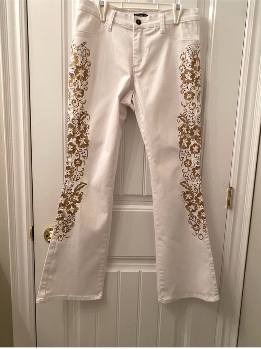 NWOT VENUS Size 10 Bootcut White Jeans With Gold Embroidery and Beading